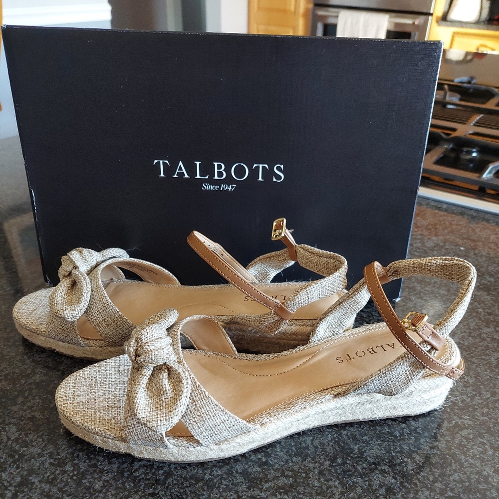 Talbots NWT Women Sandals Cream